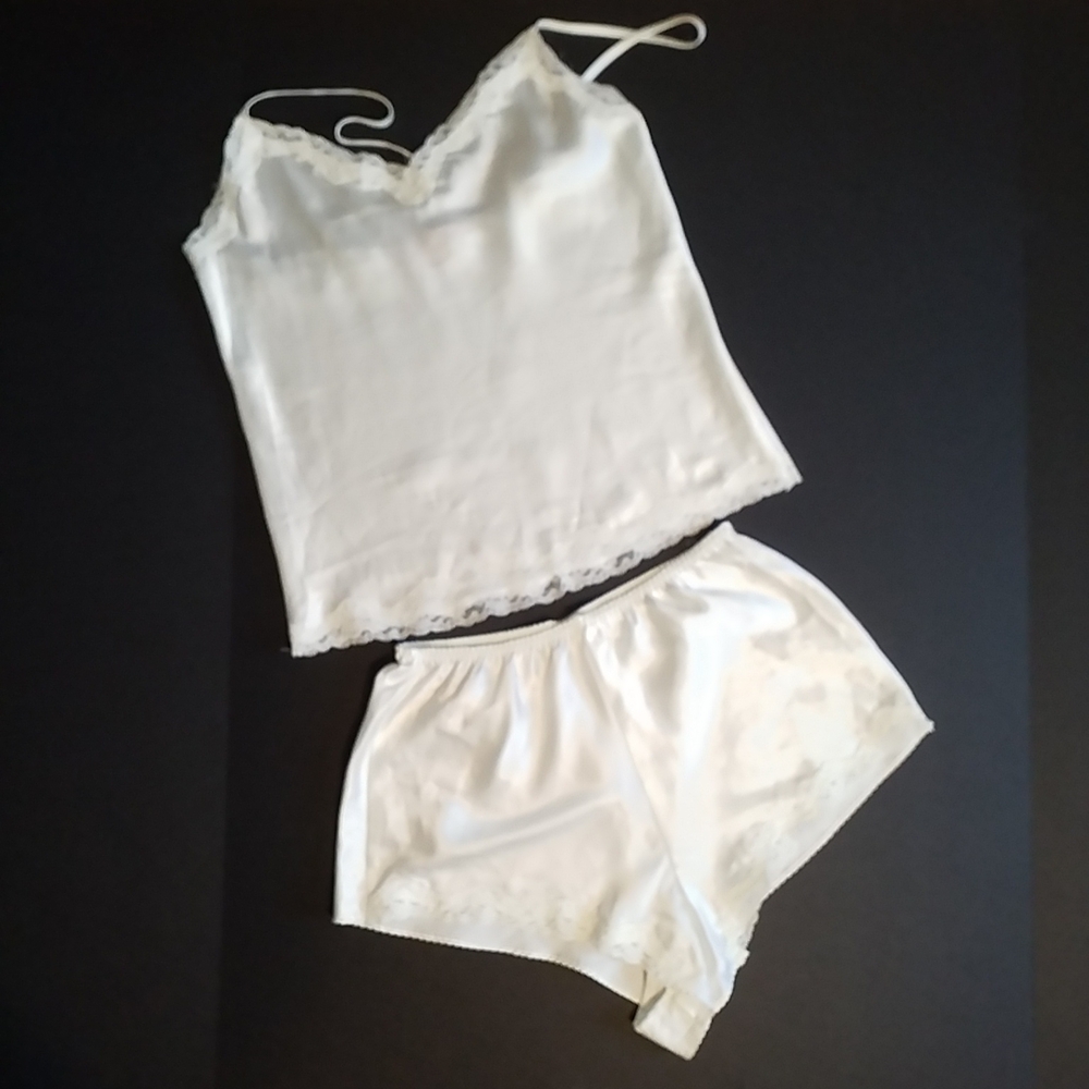 VICTORIA'S SECRET XS CAMI SHORT SLIP SLEEP SET IVORY